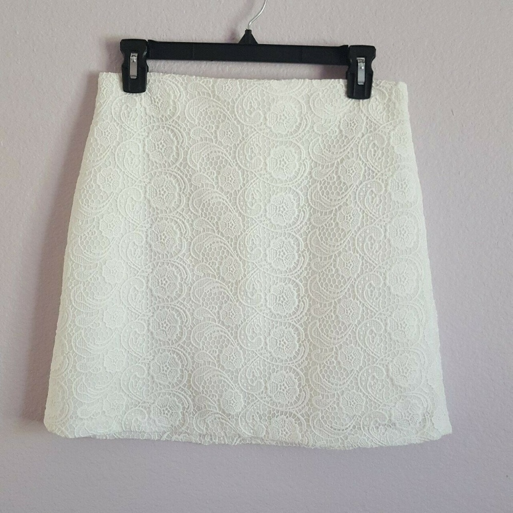 Zara A Line White Paisley Mini Skirt